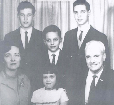 The Robison family, Mike V