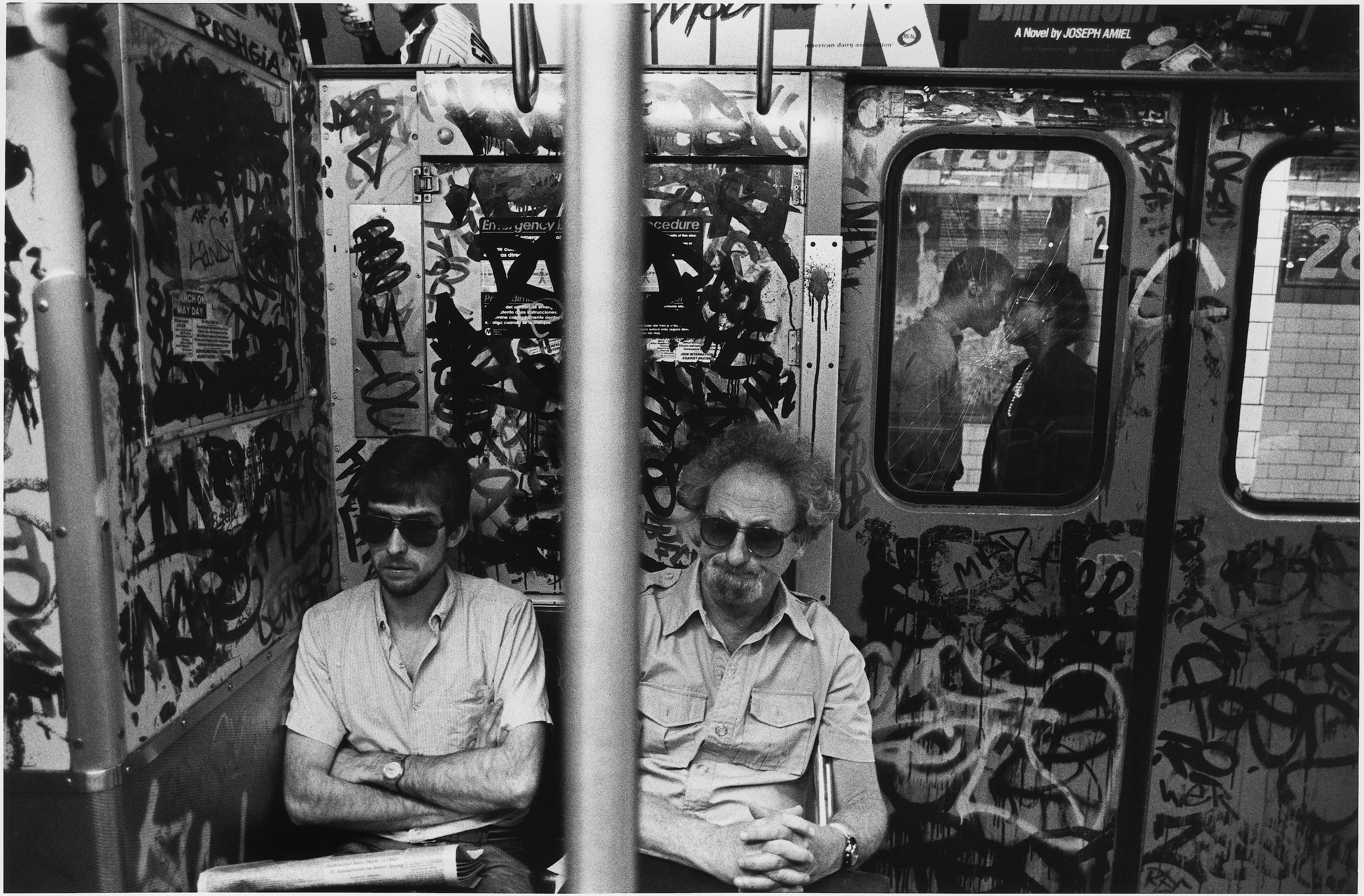 Subway couple kissing, 1987 Richard Sandler Photography