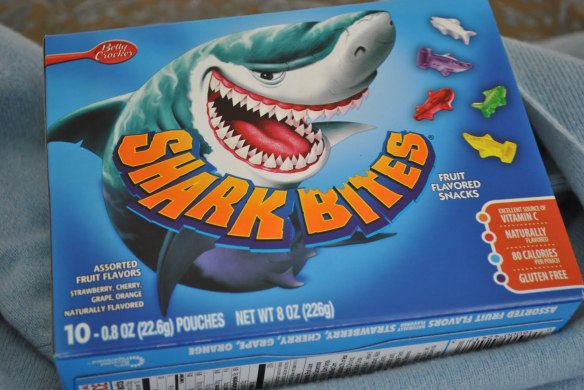 Betty Crocker Shark Bites Fruit Flavored Snacks - 8 oz box 