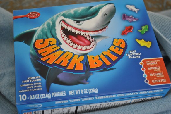 Betty Crocker Shark Bites Fruit Flavored Snacks - 8 oz box