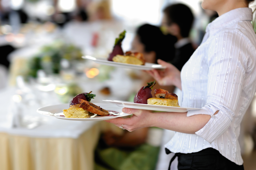 18,000 jobs available in restaurants across Canada