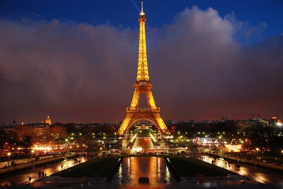 The 11 Different Kinds Of Paris Lights And How They’ll Make You Feel ...