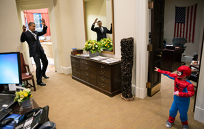 White House Photog Catches Obama In Tiny Spiderman’s Web