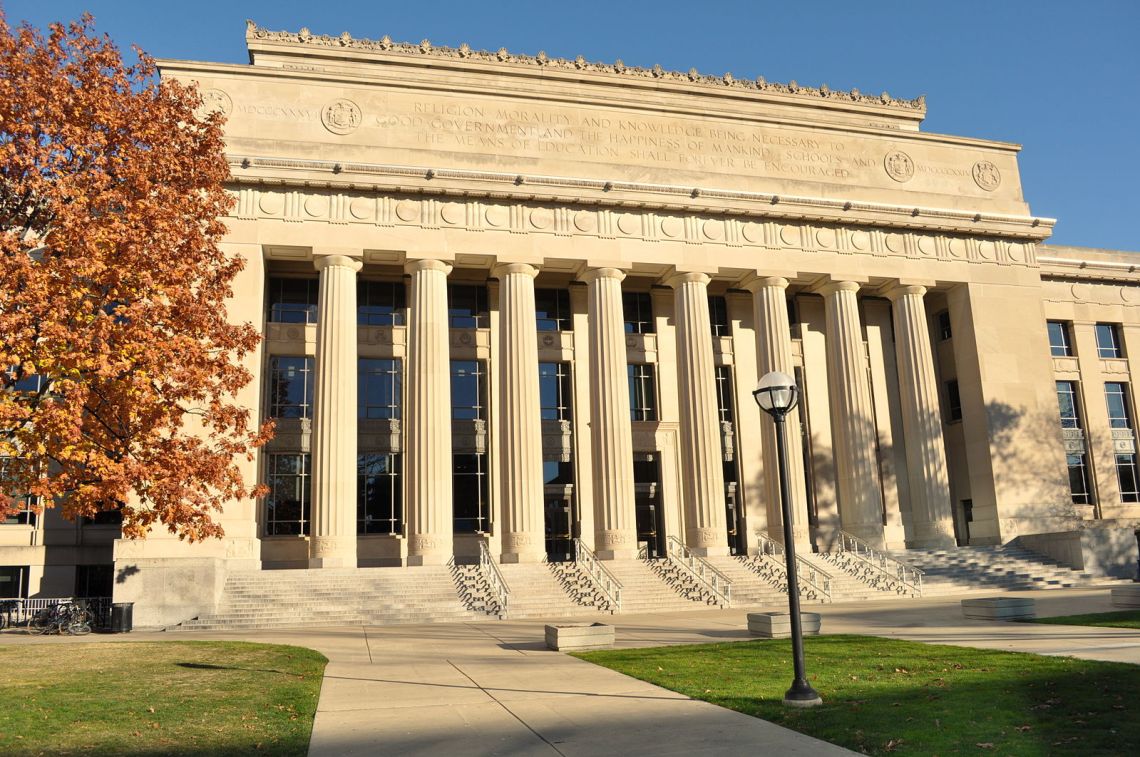 Angell Hall — University of Michigan campus. / Wikimedia