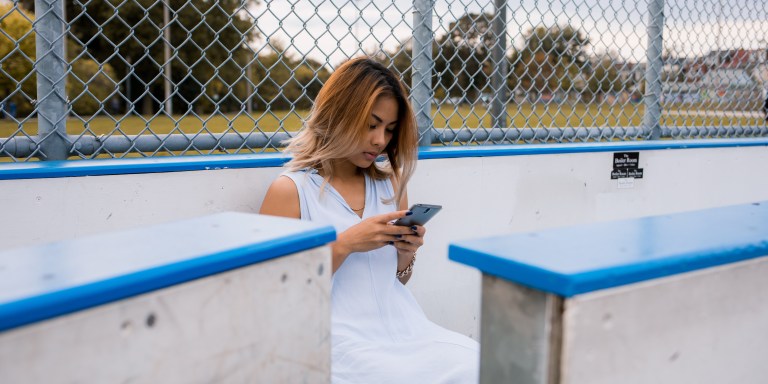 6 Signs He’s A Good Guy, Based On How He Texts You