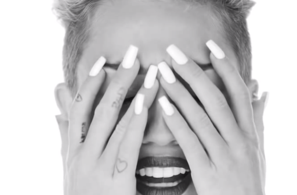 Miley Cyrus’ Wrecking Ball Mixed With Mumford & Sons Is Weirdly Excellent