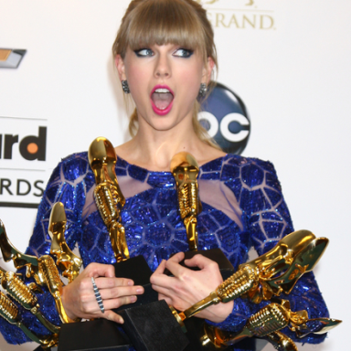 7 Deeply Confusing Lyrics From Taylor Swift’s Red