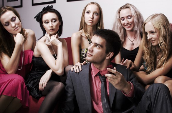 What It’s Like Dating A Guy Who Has A Lot Of Female Friends
