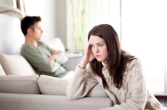 8 Signs You’re In A Controlling Relationship