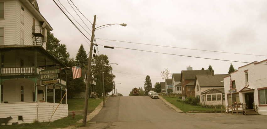 30 Signs Your Town Is REALLY Small