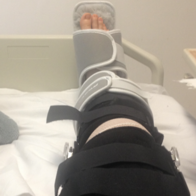 10 Problems Only People With Knee Injuries Understand