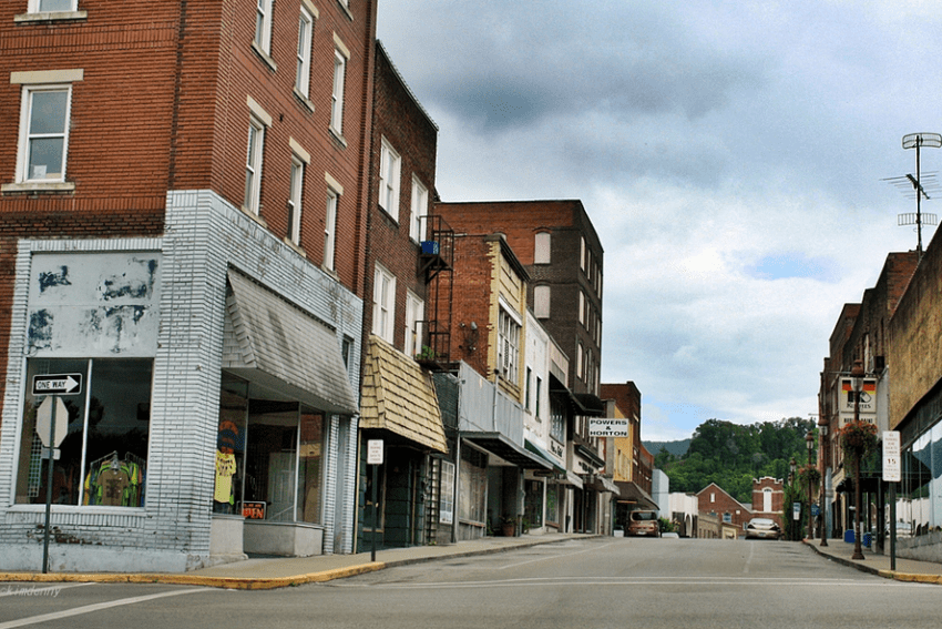 20 Signs You Grew Up In A Small Country Town