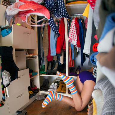 10 Items Of Clothing Every Woman Should Dump From Their Closet Immediately