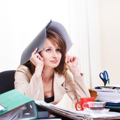 10 Stages Of Being Depressed At The Office