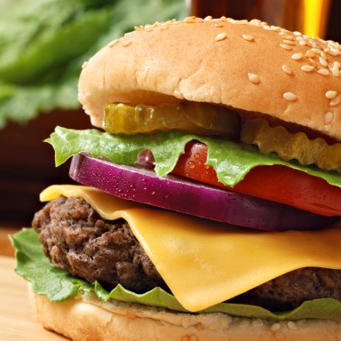 19 Socially Shamed Cheeseburgers That You Really Want In Your Mouth