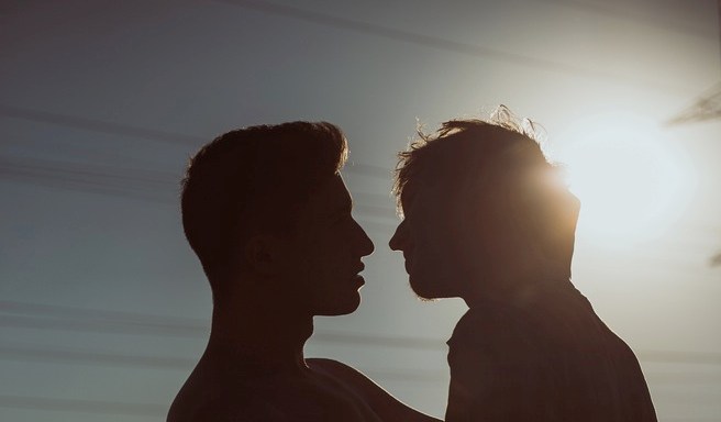 15 Misunderstandings That Bisexual Men Have To Deal With
