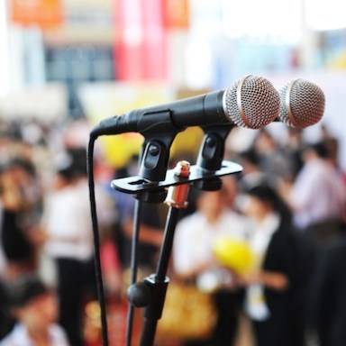 5 Helpful Tips For Becoming A More Confident Public Speaker