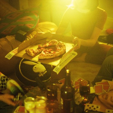 31 Pizza Deliverers Share Their Most Awkward Delivery Experiences