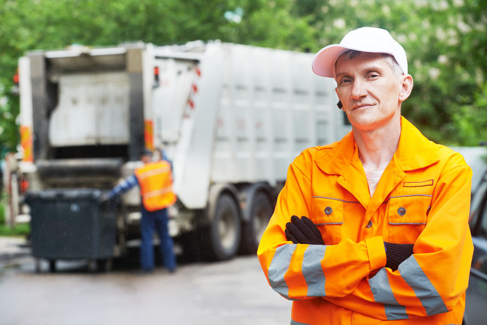 24 Garbage Men Reveal The Ridiculous Things They’ve Found While Working