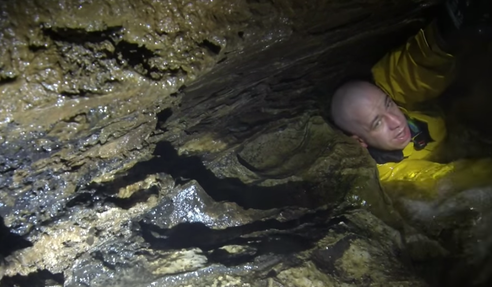 This Video Of A Man Stuck In A Cave Filling Up With Water Is Terrifying