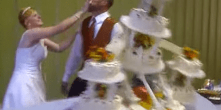 28 Incredible Stories Of Wedding Faux Pas That’ll Have You Cringing In Your Seats