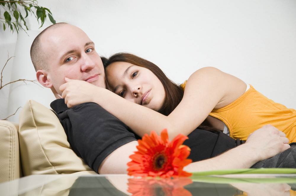 How To Handle The Dangers Of Cuddling | Thought Catalog