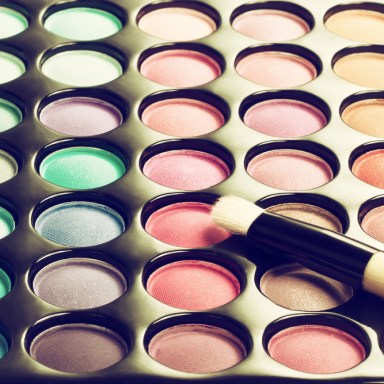 4 Reasons You Should Stop Wearing Makeup Right Now