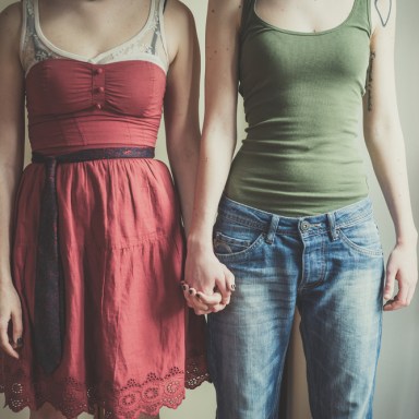 10 Lessons I Learned From Dating Lesbians Online