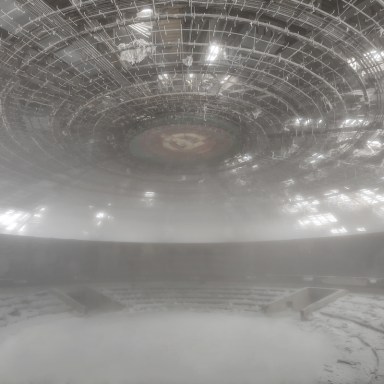 26 Ethereal Photos Of ‘Soviet Ghosts’ And The Relics They Left Behind