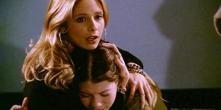13 Pivotal Life Lessons Your Big Sister Teaches You (Without Even Trying)