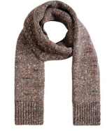 Stella McCartney's chunky knit scarf / Stella McCartney.