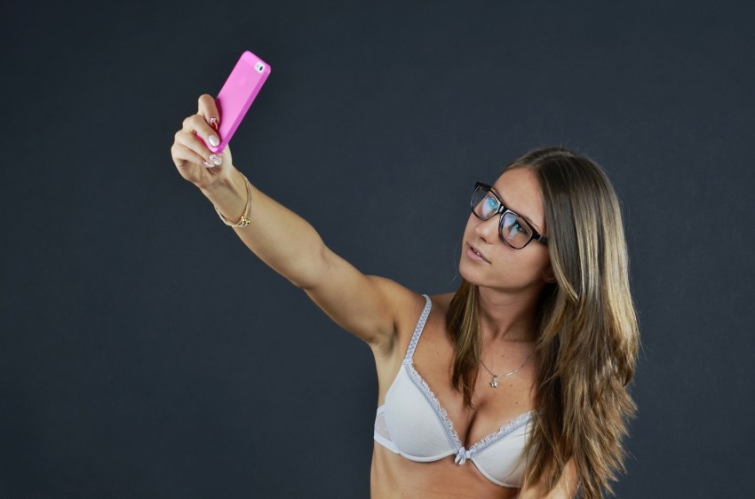 21 Secret Snapchats Girls Only Send To Each Other