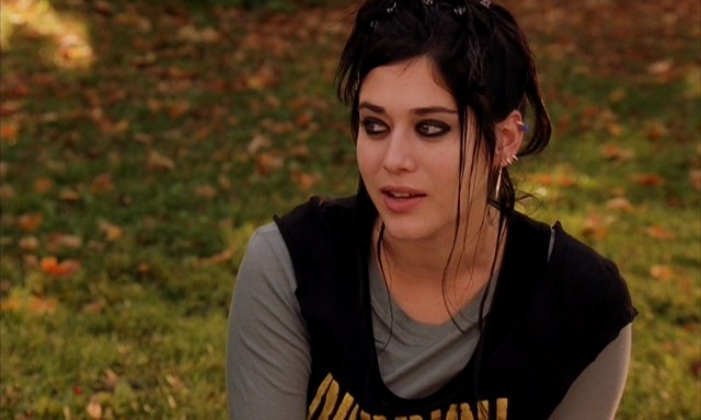 10 Reasons Why Lizzy Caplan Is The Best Mean Girls Alumni Of All