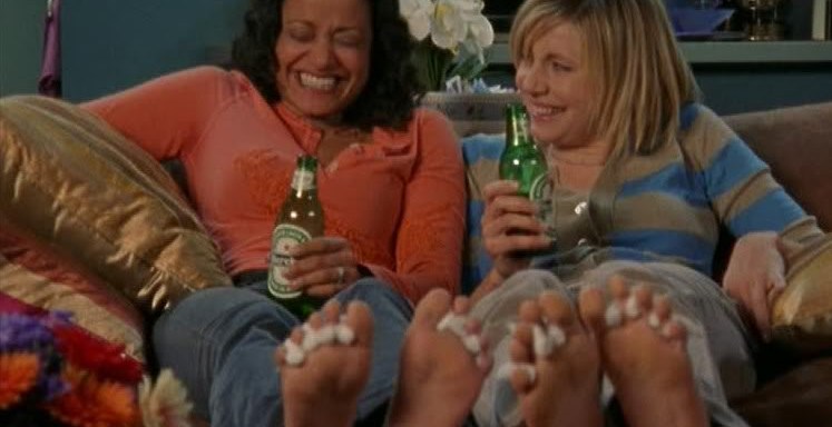 17 Lifechanging Things That Happen When You Live With Your Best Friend