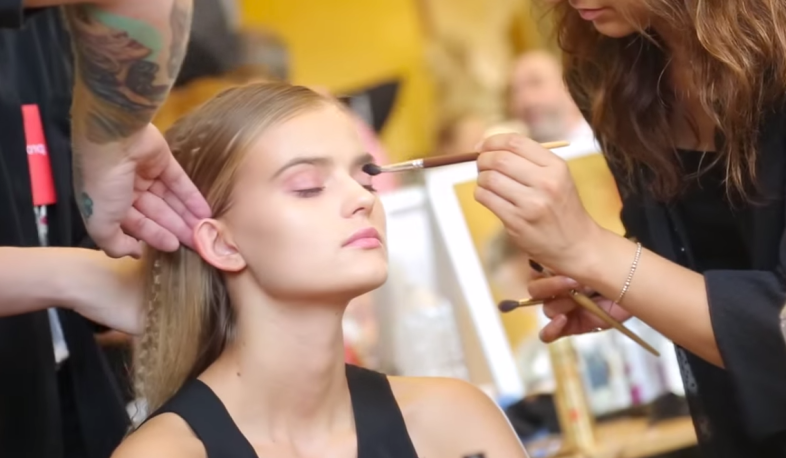 Allure / Youtube.com.
