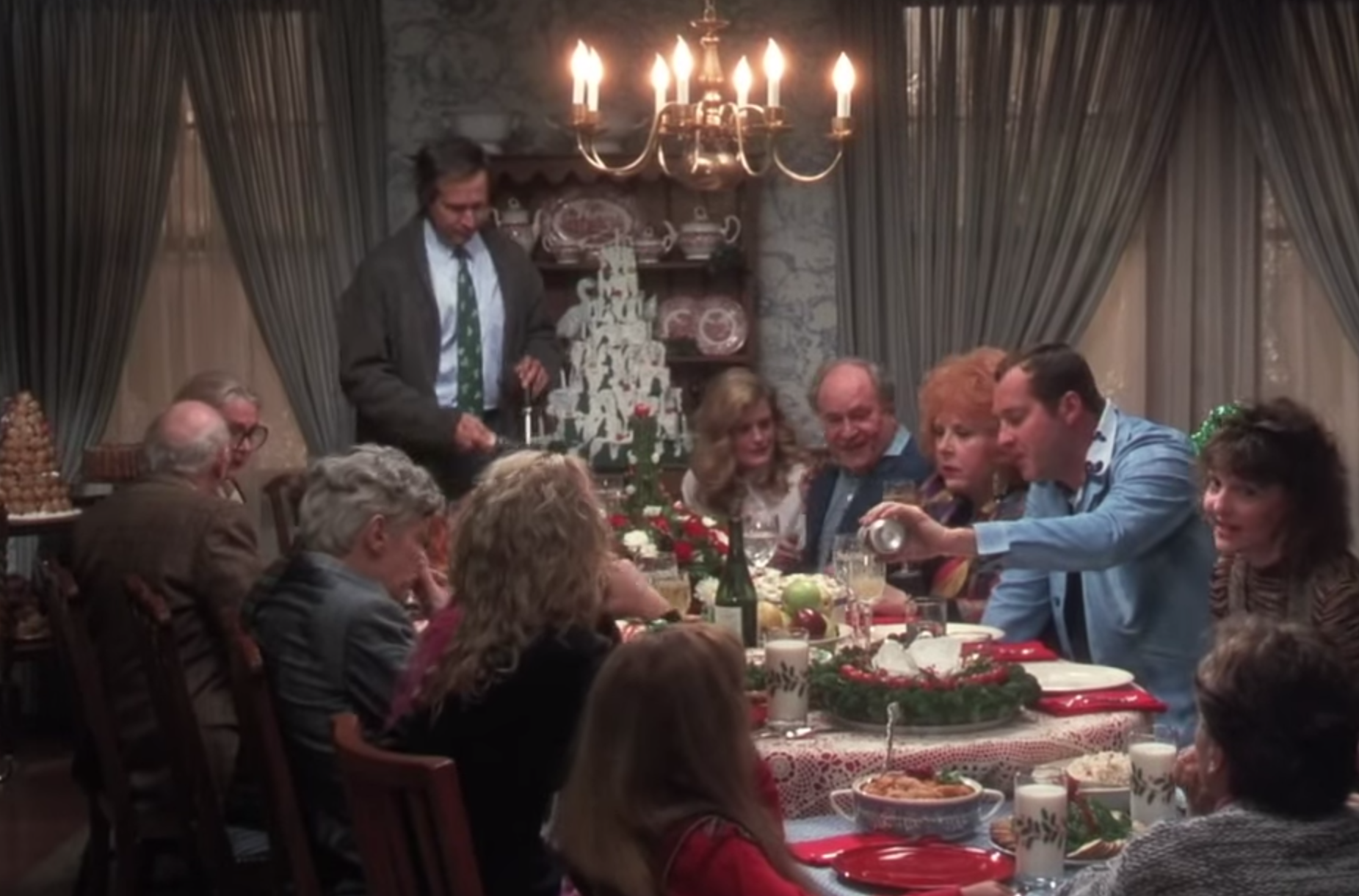 6-key-moments-of-any-family-christmas-gathering-thought-catalog