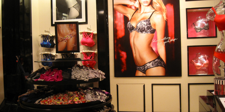 Women Who Bring Your Boyfriend With You To Victoria’s Secret: Can You Please Not?