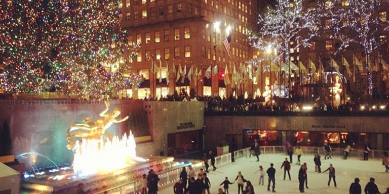 30 Cheap, Festive Dates To Go On This Holiday Season