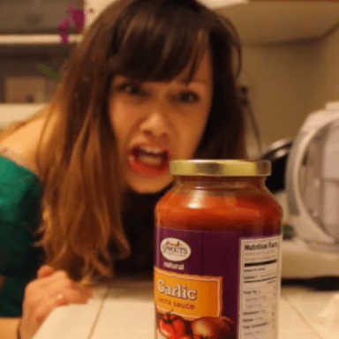 How Girls Open Jars By Themselves (Video)