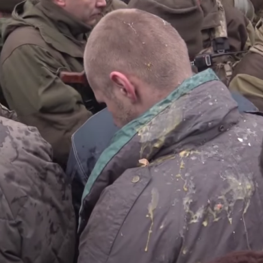 Graphic Ukraine Combat Footage Shows Horrific And Medieval Mistreatment Of POWs (NSFW)