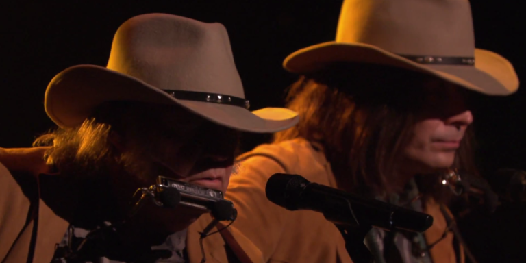 Two Neil Youngs Performed ‘Old Man’ On The Tonight Show And It’s Actually Amazing