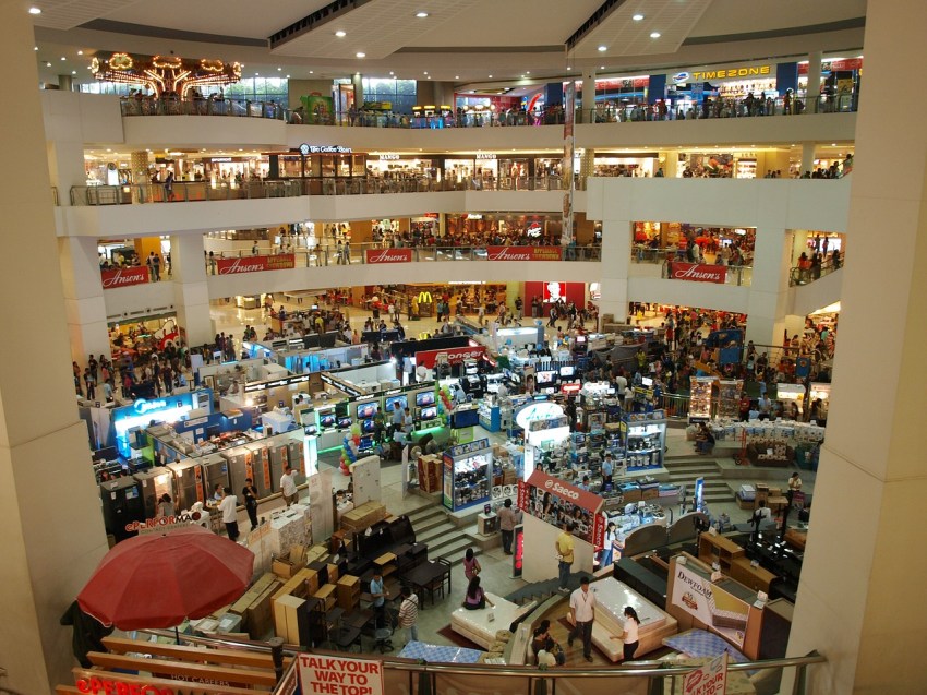 23 Workers Describe Their Most Hilarious (And Baffling) Experiences With ‘Stupid’ Customers