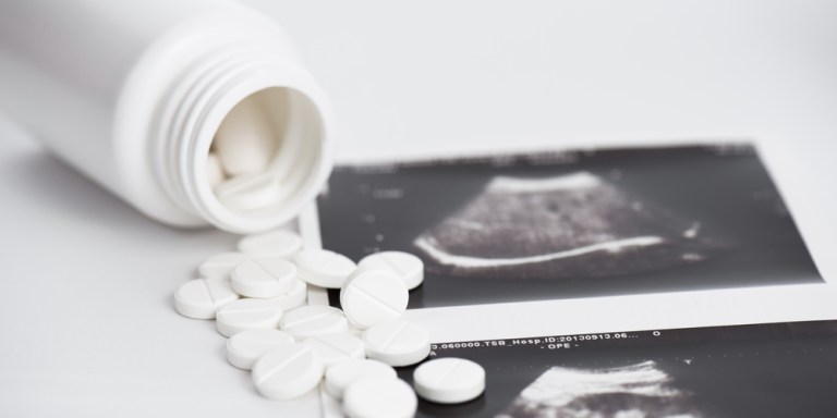 A Man Fed His Pregnant Girlfriend Abortion Pills He Snuck Into A Smoothie