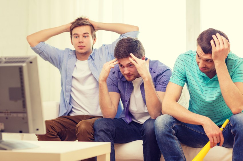 11 Totally Awkward Things Not To Do When Meeting His Friends