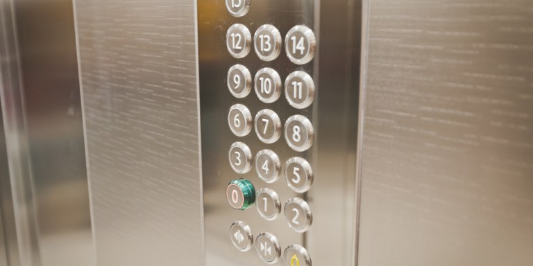 10 Types Of People You Encounter Inside The Elevator