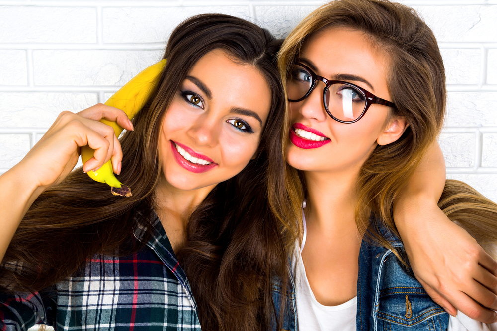 10 Weird Things Female Best Friends Do Basically All The Time Thought Catalog