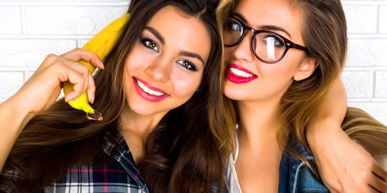 10 Weird Things Female Best Friends Do Basically All The Time