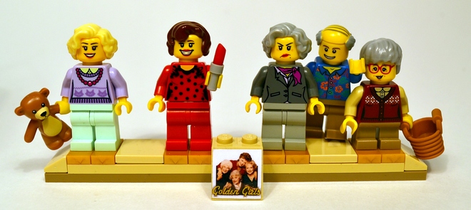 A Guy Recreated Golden Girls Scenes Out Of LEGOs And Now LEGO Might Actually Produce Them