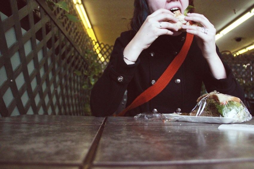 25 Unfortunate Reasons Being An Eternally Single Girl Sucks