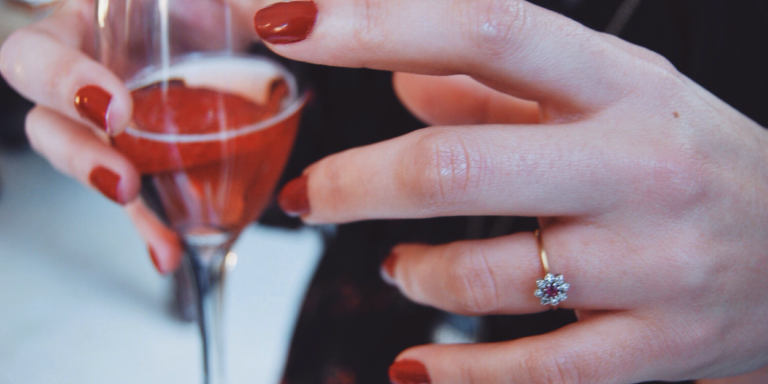 13 Women Reveal The Little Lies They Tell Themselves Before The First Date